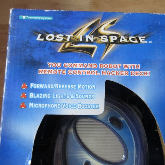 Lost in Space Robot 1997 Remote Controlled Motorized Toy Trendmasters - Picture 5 of 8